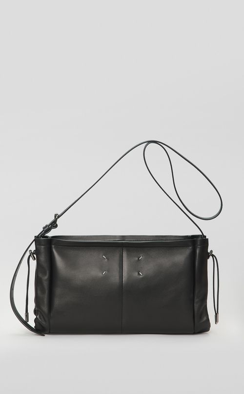 レザーシャーリングショルダーバッグ