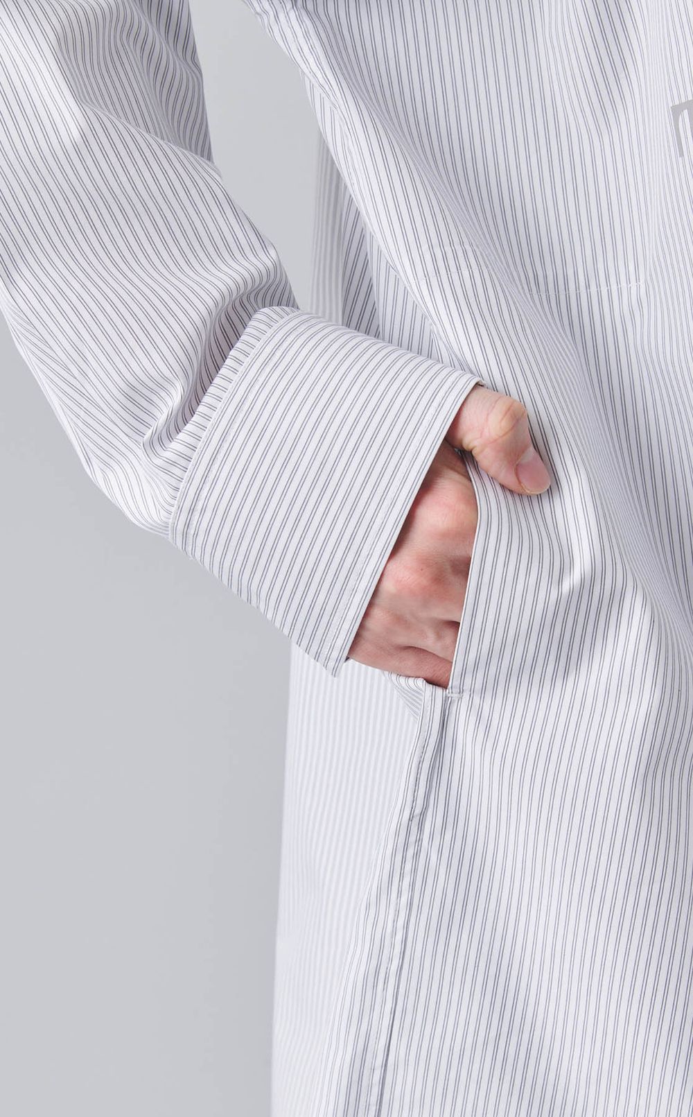 グラフィックオーバーサイズシャツ