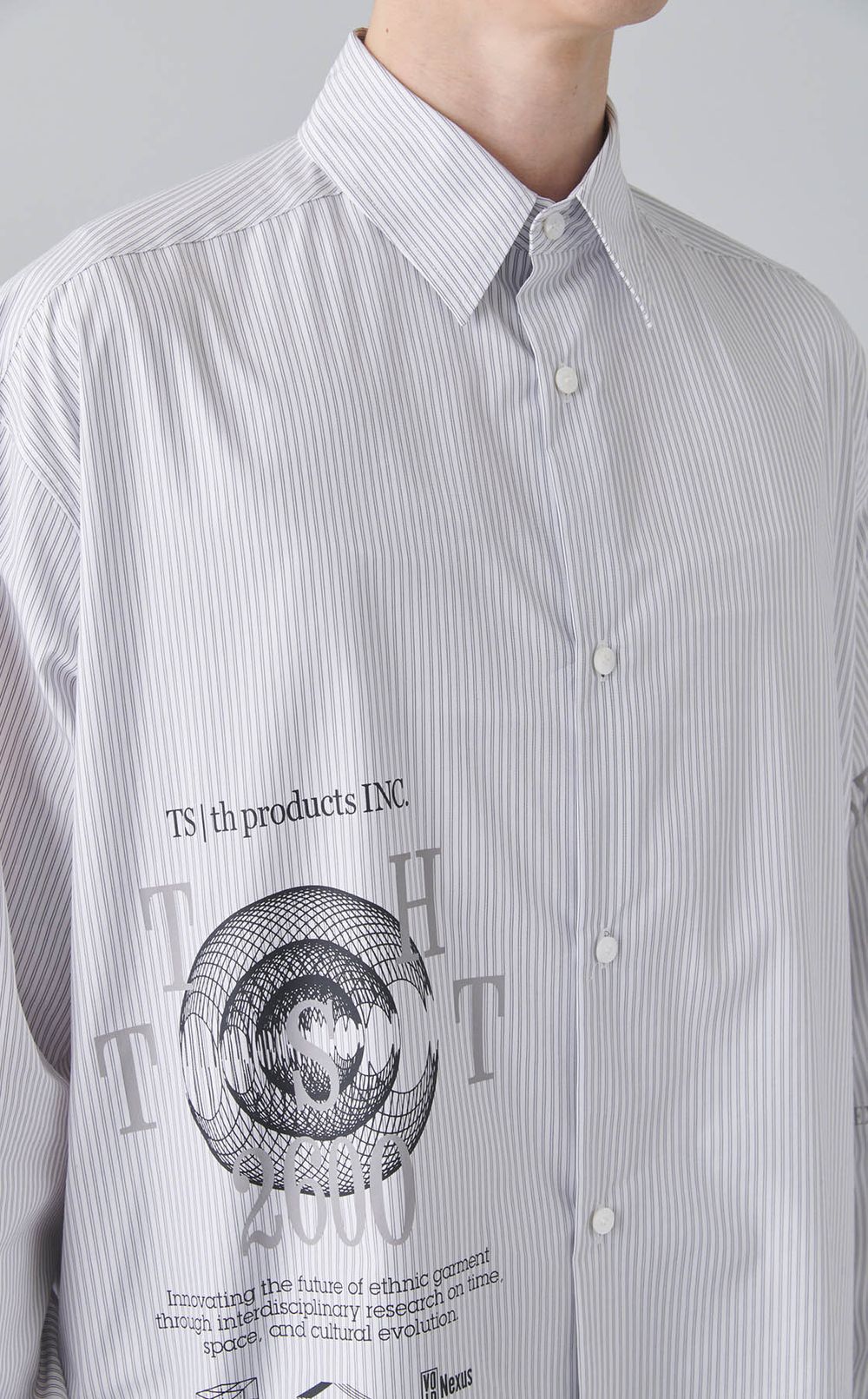 グラフィックオーバーサイズシャツ