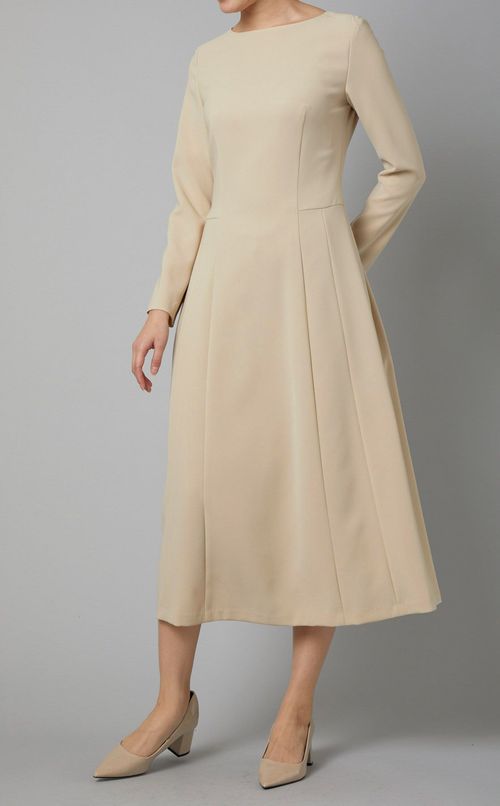 フレアフィットクルーネックワンピース