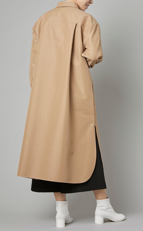 スラッシュスリーブラウンドラインコート