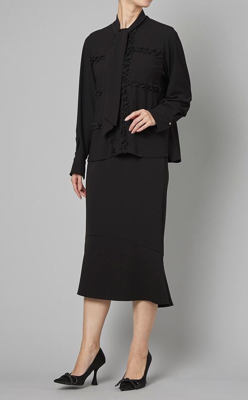 ボウタイフリルブラウス