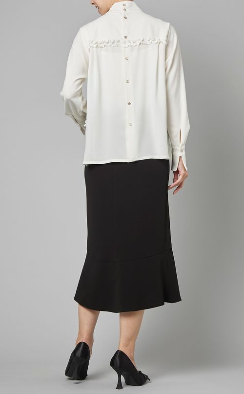 ボウタイフリルブラウス