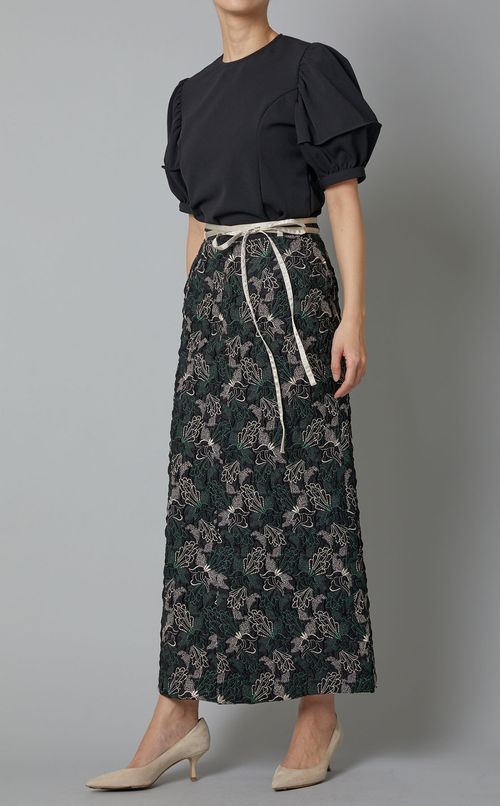 フラワーエンブロイダリーロングスカート