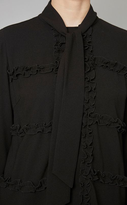 ボウタイフリルブラウス