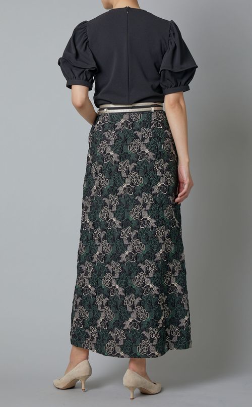 フラワーエンブロイダリーロングスカート