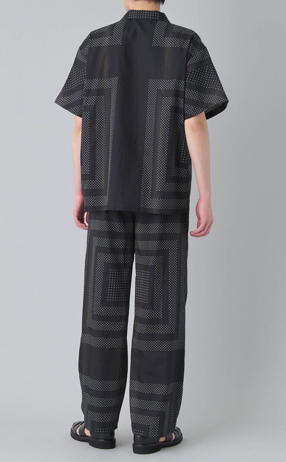 ドットプリントパンツ