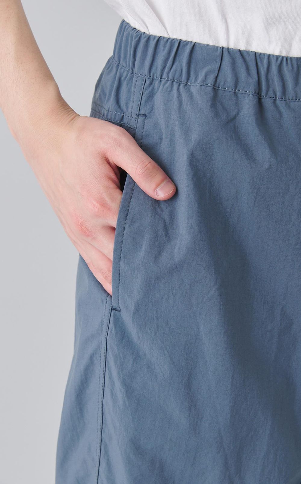 コンパクトパンツ