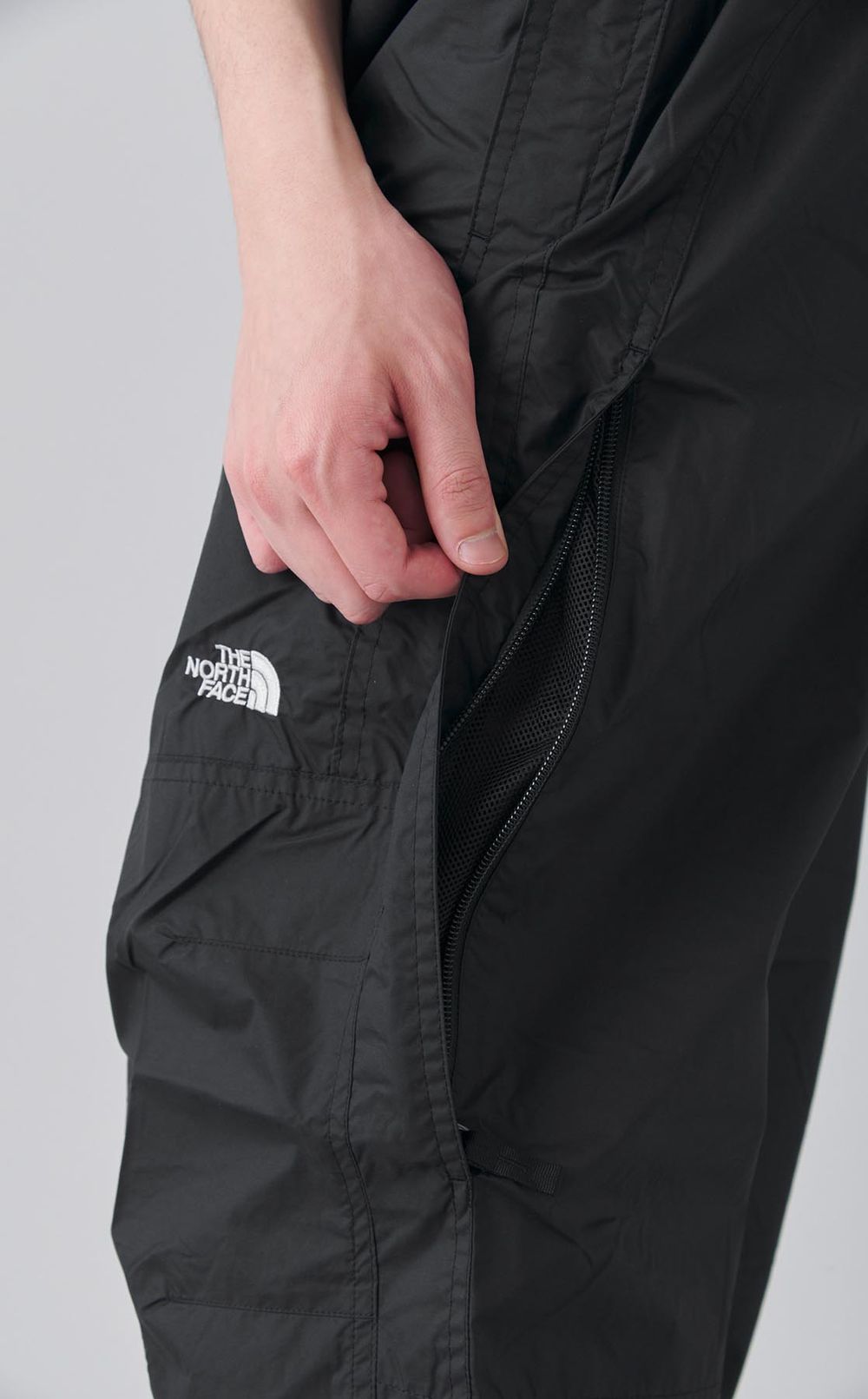 チムニーウィンドパンツ