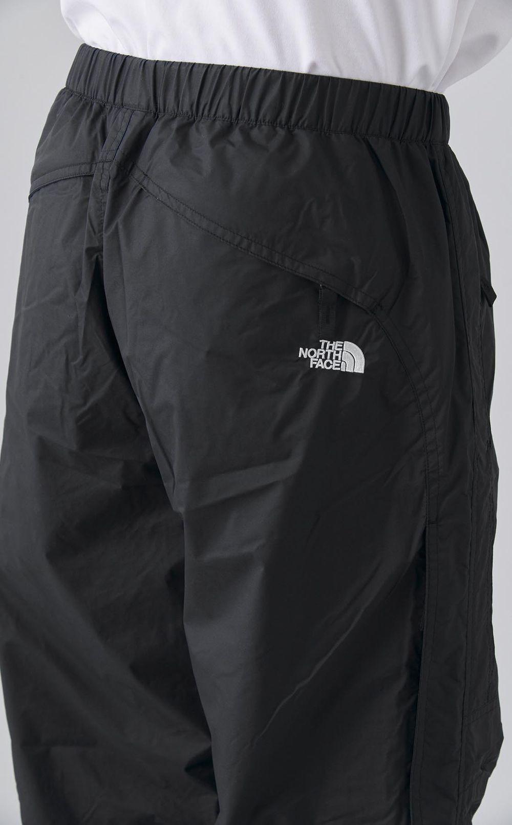 チムニーウィンドパンツ