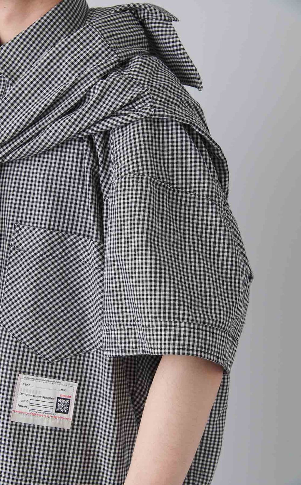 ショールレイヤードハーフスリーブシャツ