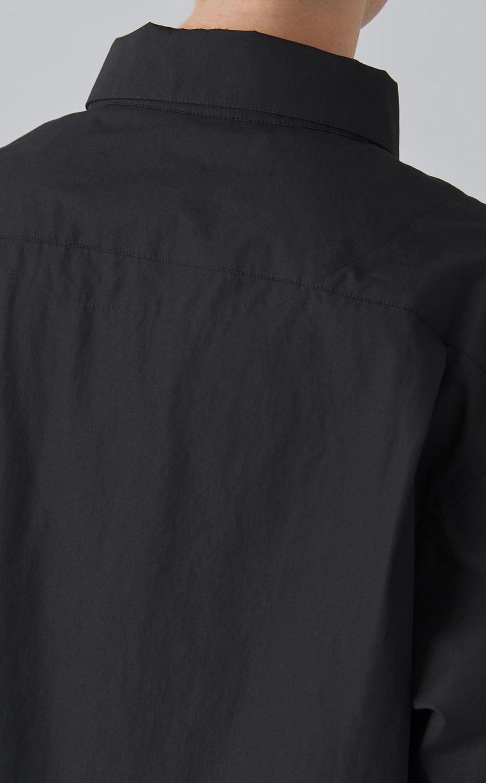 レースアップシャツ