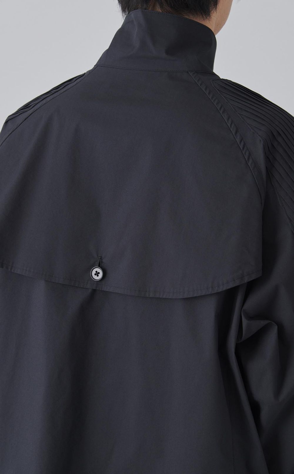 プリーツパネルジャケット