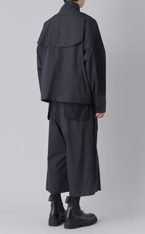 プリーツパネルパンツ