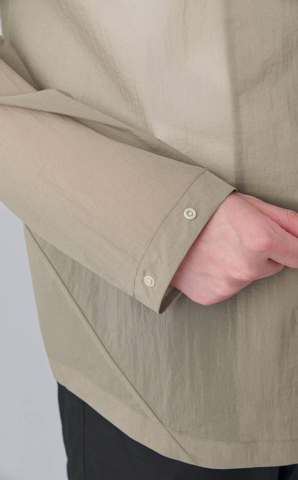 シアーナイロンウインドシャツ