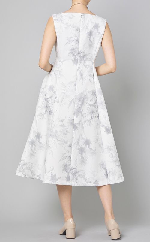 スカラネックスリーブレスワンピース