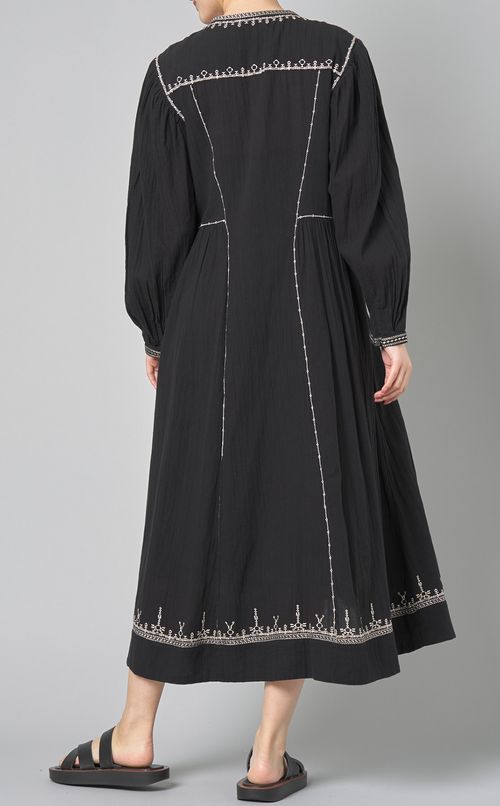 エンブロイダリーロングフレアワンピース