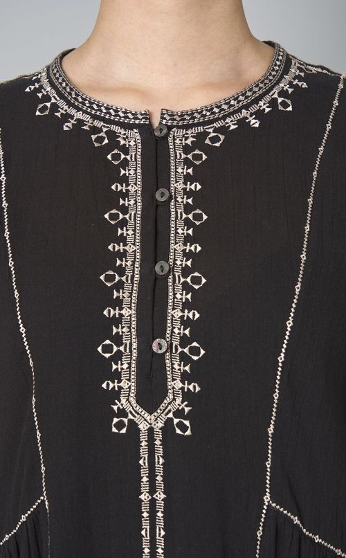 エンブロイダリーロングフレアワンピース