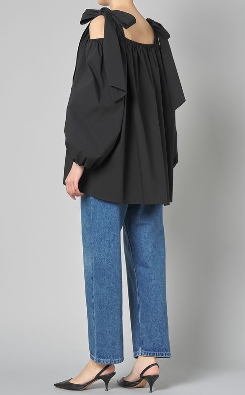 オフショルダーギャザーブラウス