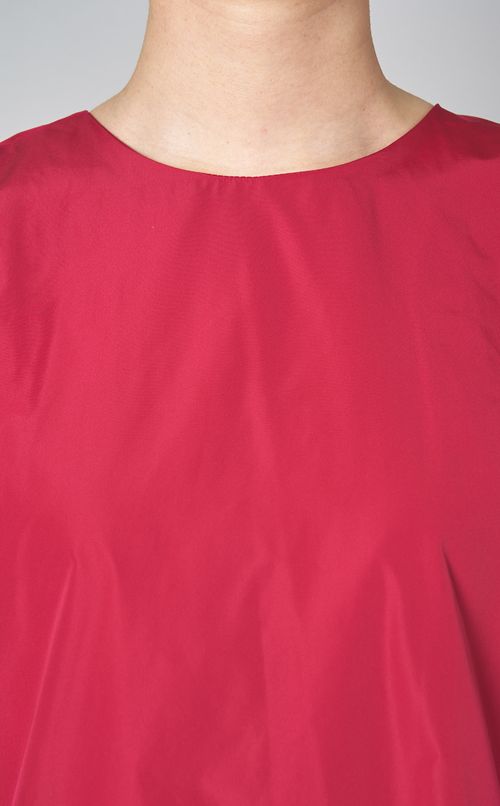 タフタペプラムノースリーブワンピース