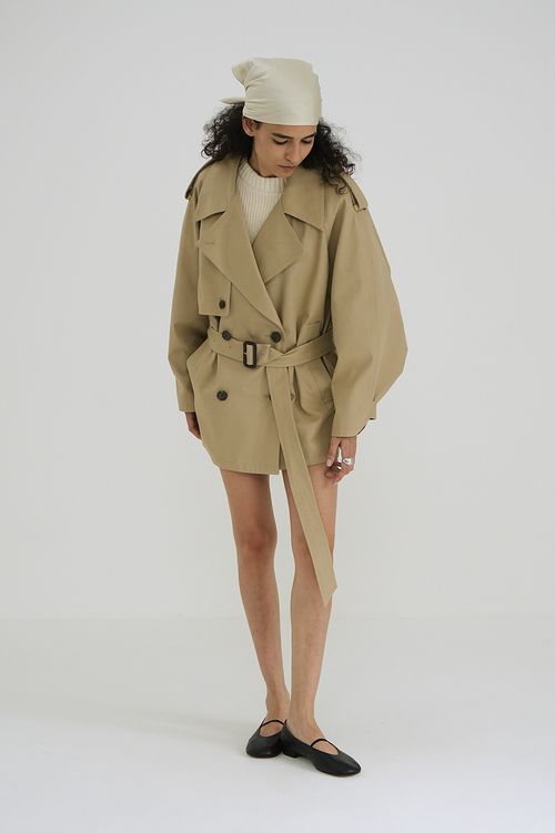 オーバーショートトレンチコート