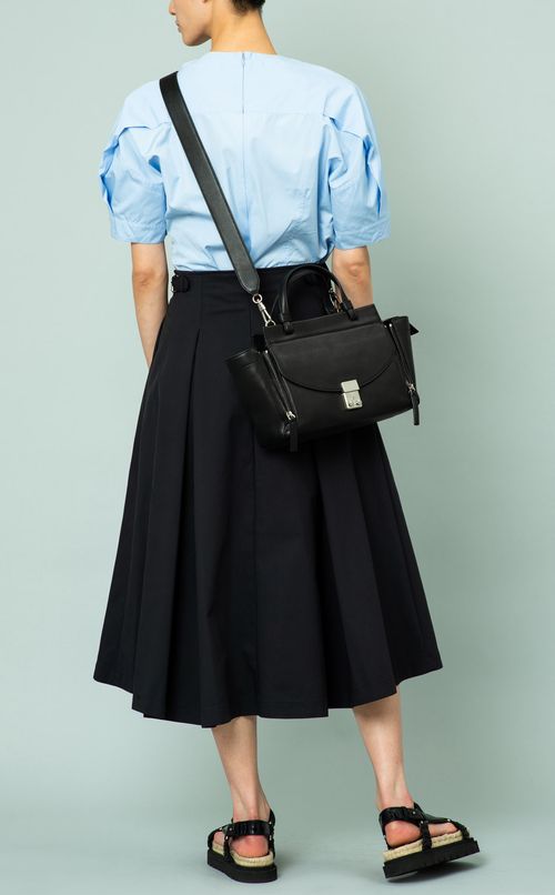 フロントプリーツバイカースカート