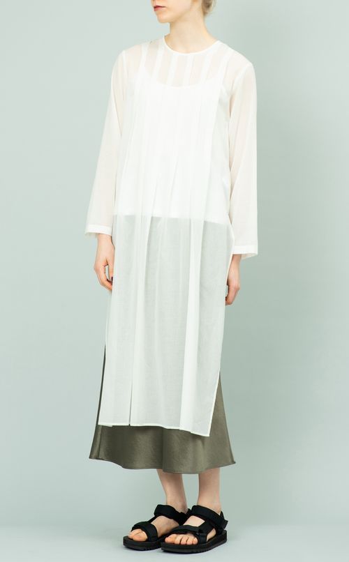 ロングスリットタックブラウス