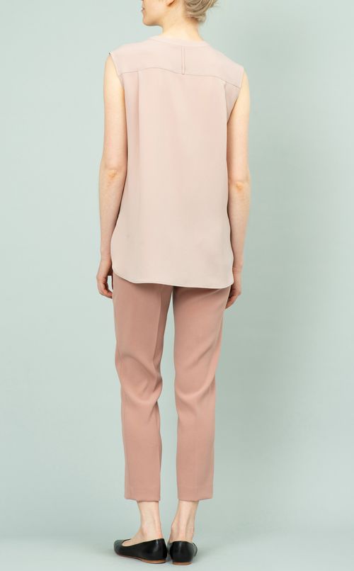 テーパードクロップドパンツ