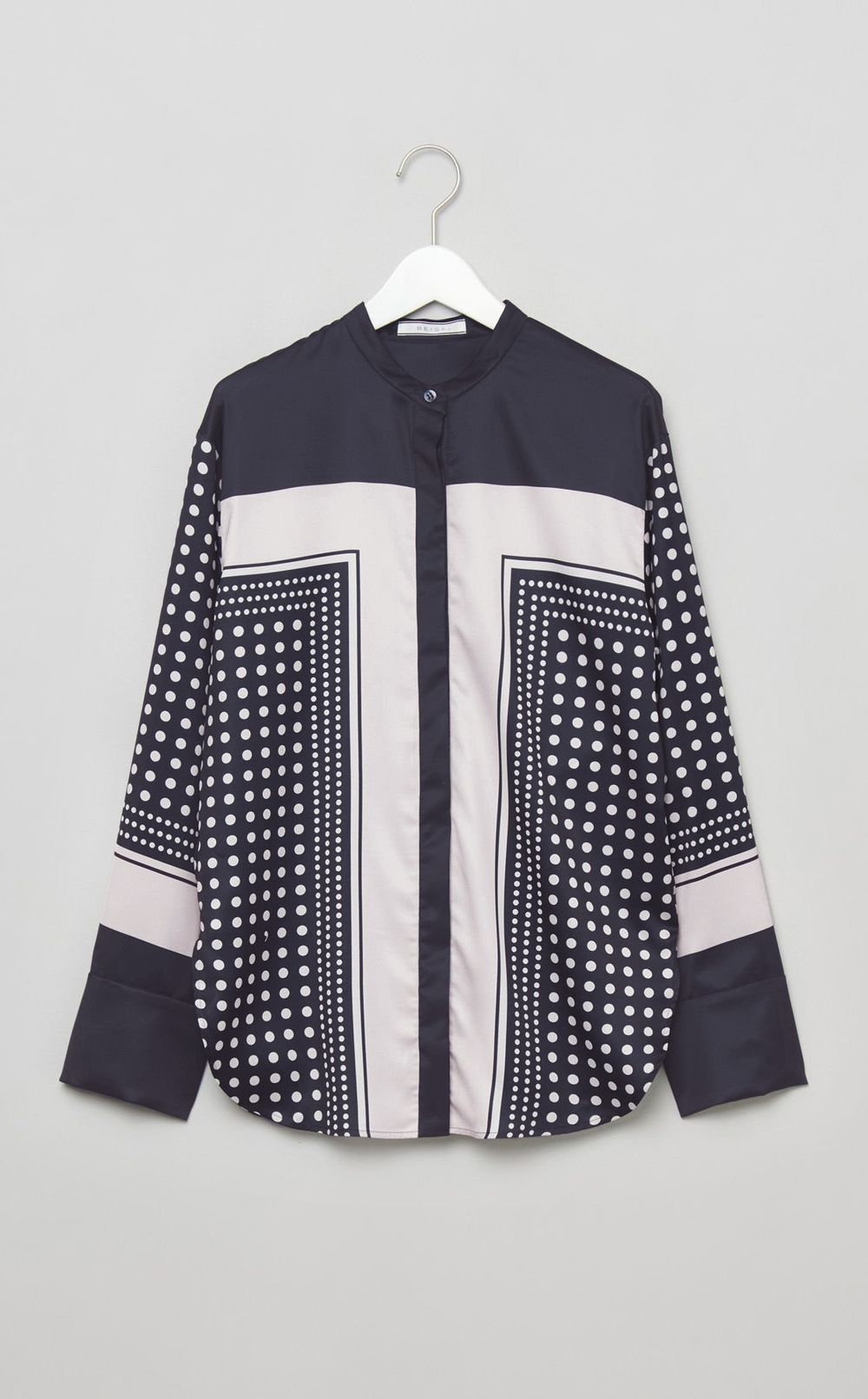 ドットパネル柄バンドカラーブラウス