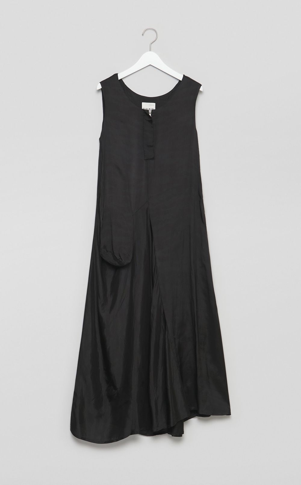 【reADdress】アシンメトリーノースリーブワンピース