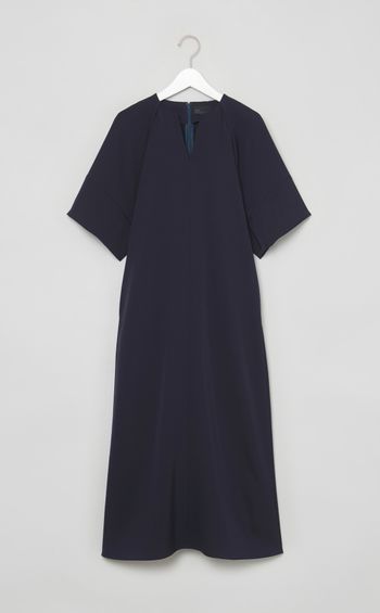 《手洗い可》キーネックフレアワンピース