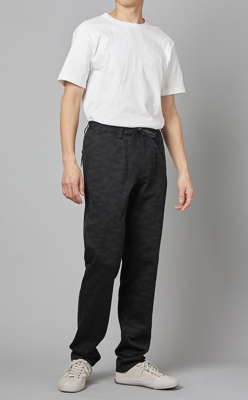 カモフラージュ柄ドロストパンツ