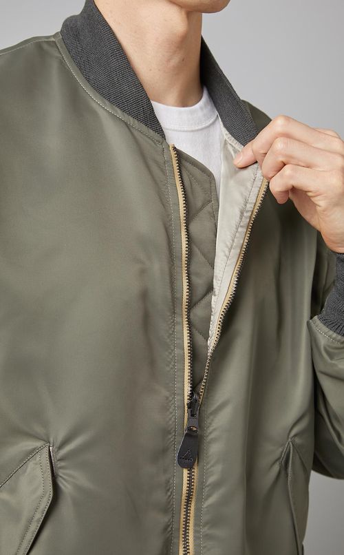 ナイロンツイルブルゾン