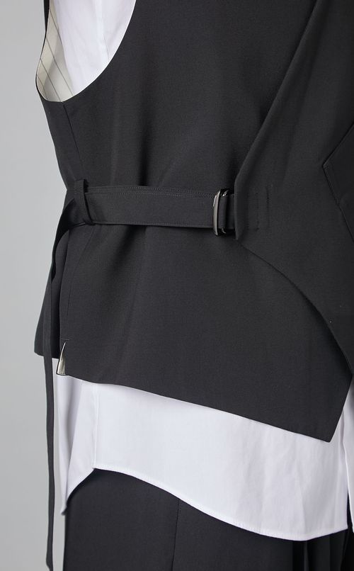 ベルテッドベスト