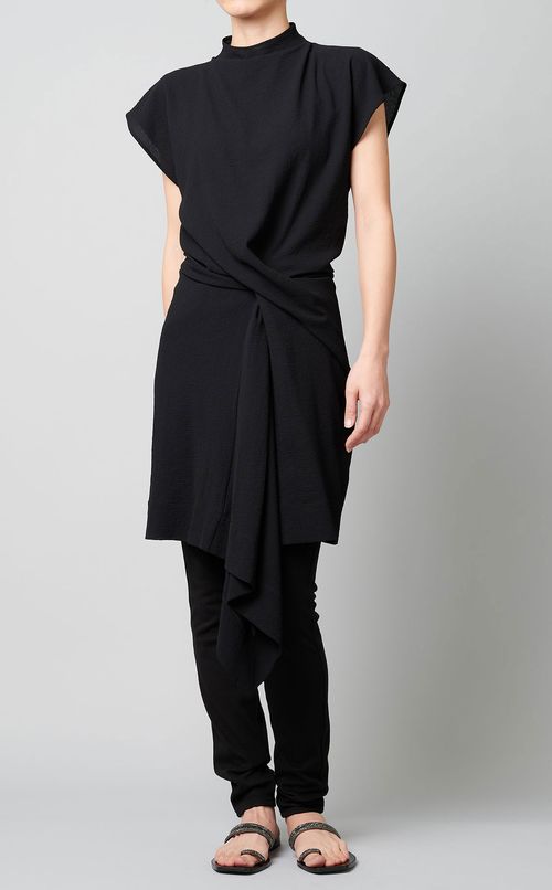 フロントツイストワンピース