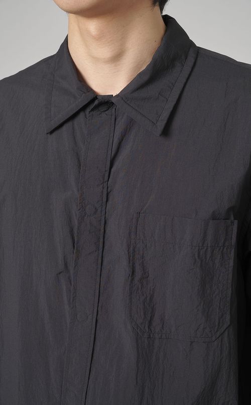 フェザーナイロンシャツ