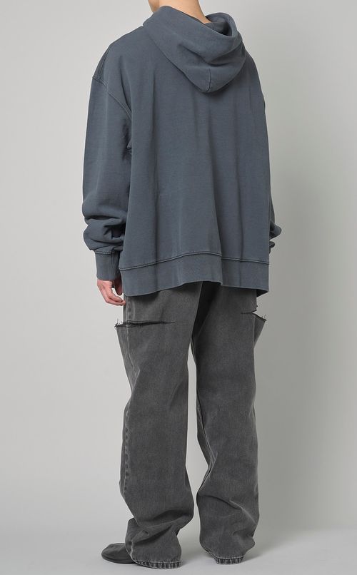 ロゴ刺繍パーカー