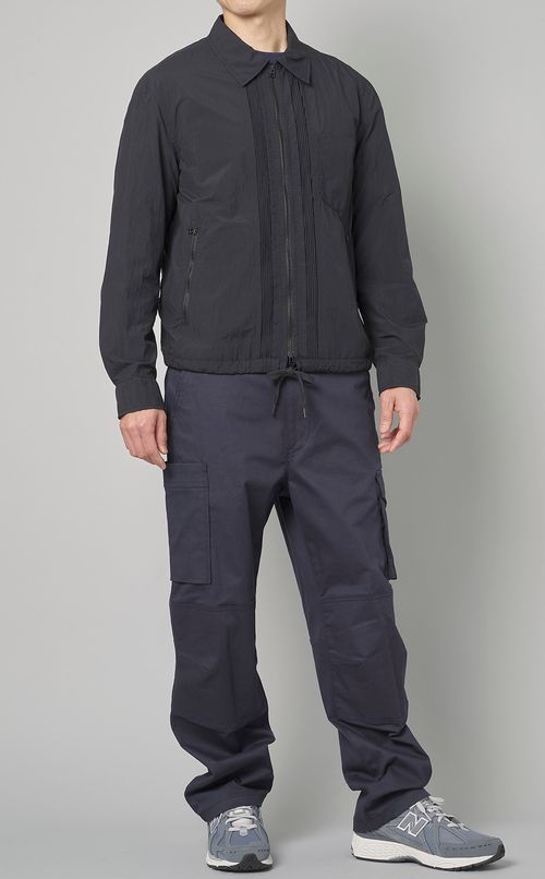 フェザーナイロンジップブルゾン