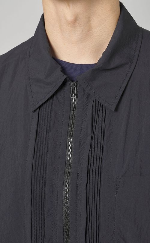 フェザーナイロンジップブルゾン