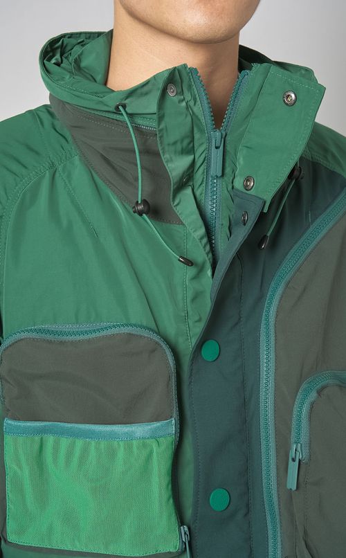 マルチポケットマウンテンパーカー