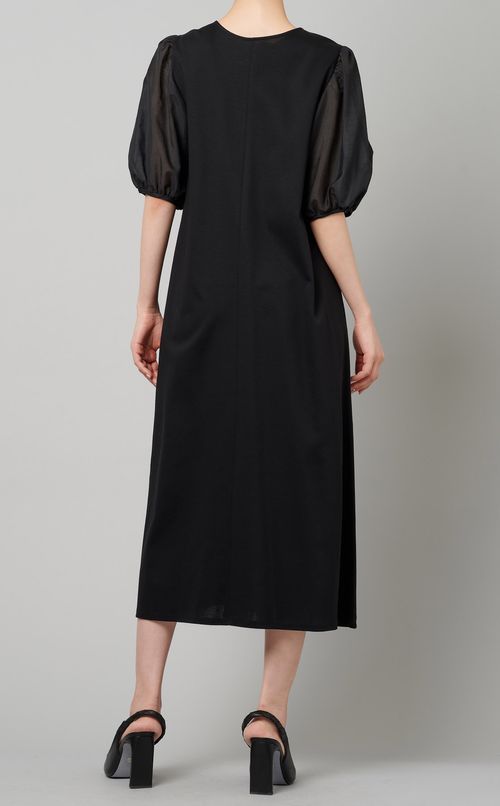 パフスリーブフレアワンピース