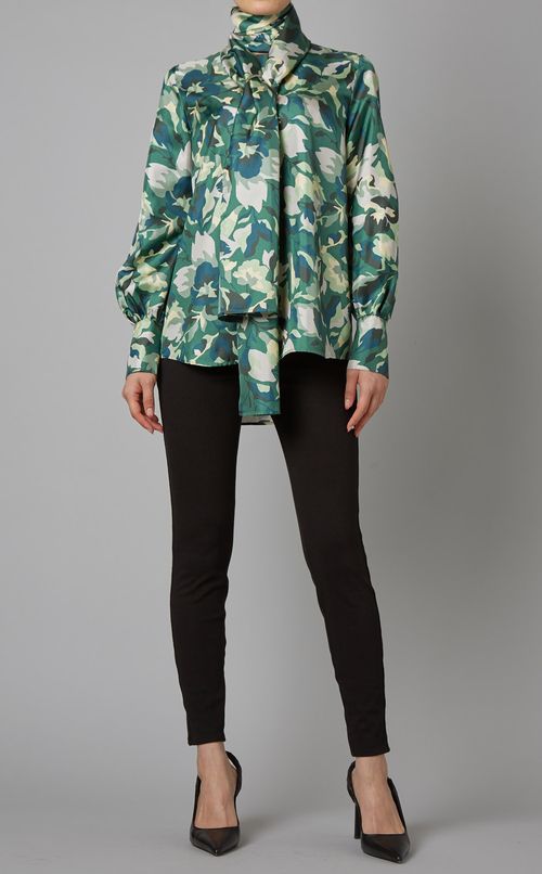 フラワープリントスカーフ付ブラウス