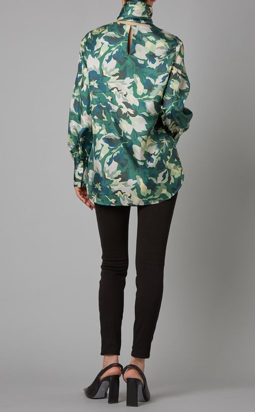 フラワープリントスカーフ付ブラウス