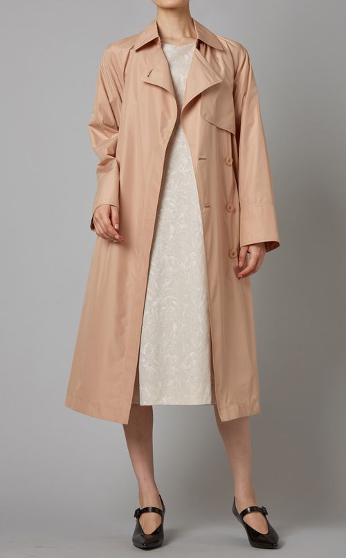 フラワーエンブロイダリーワンピース