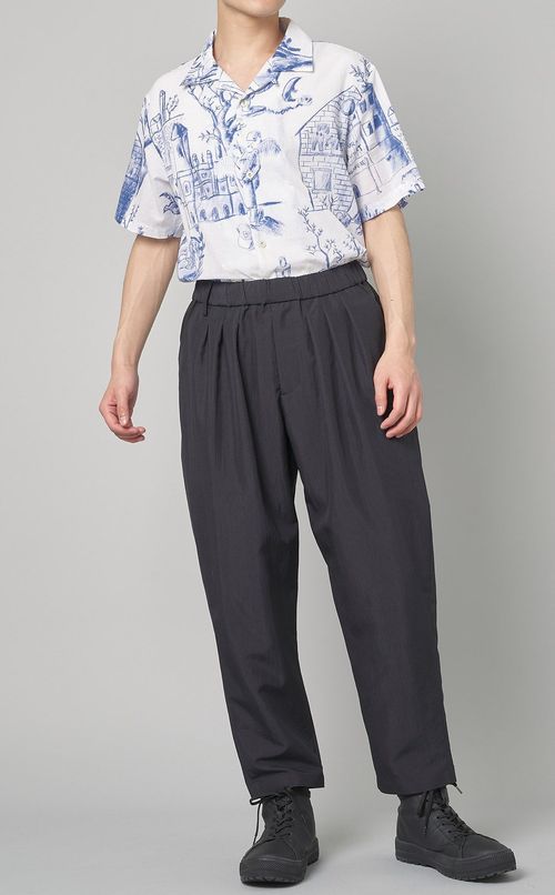 グラフィックショートスリーブシャツ