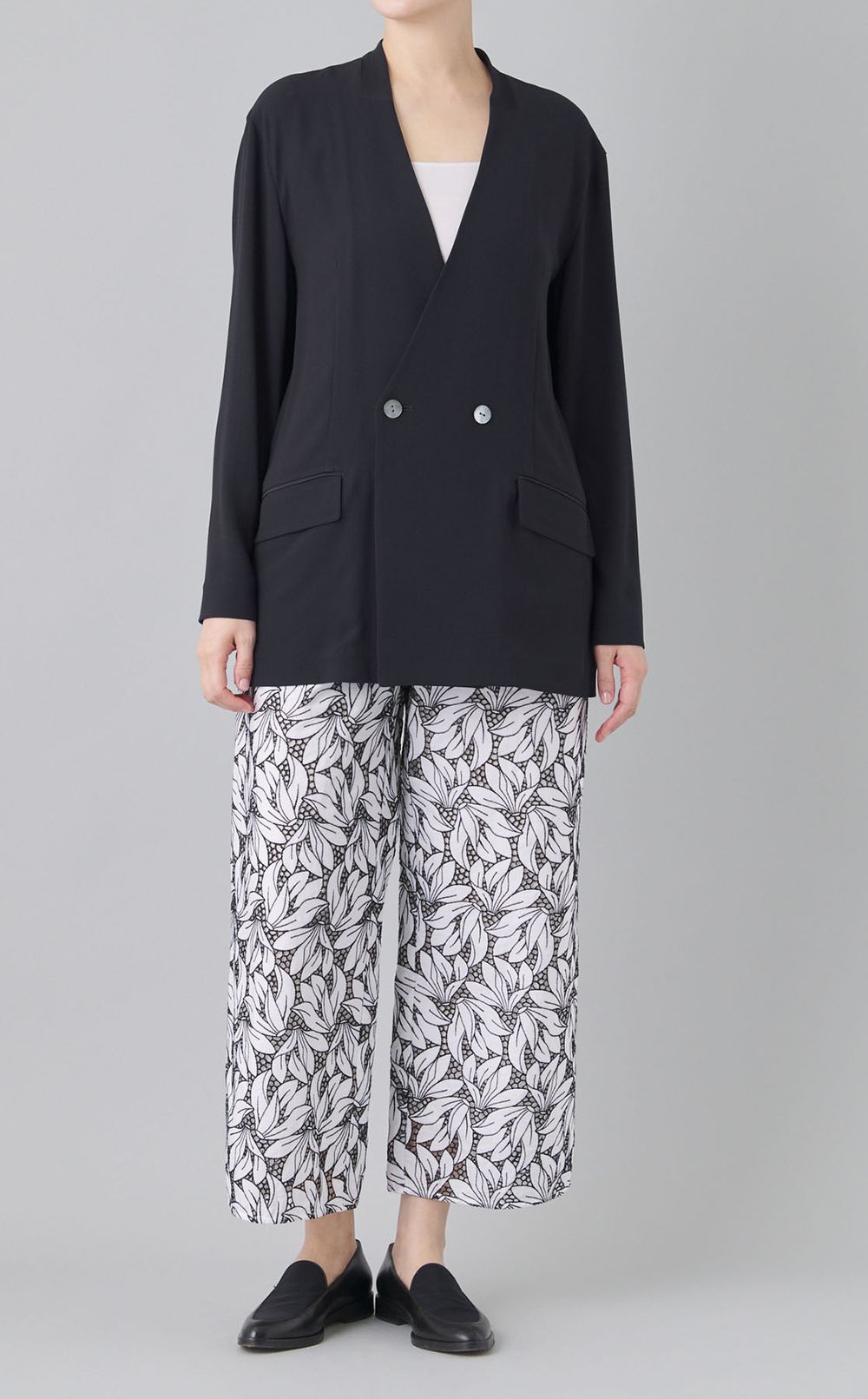 バックサテンノーカラージャケット