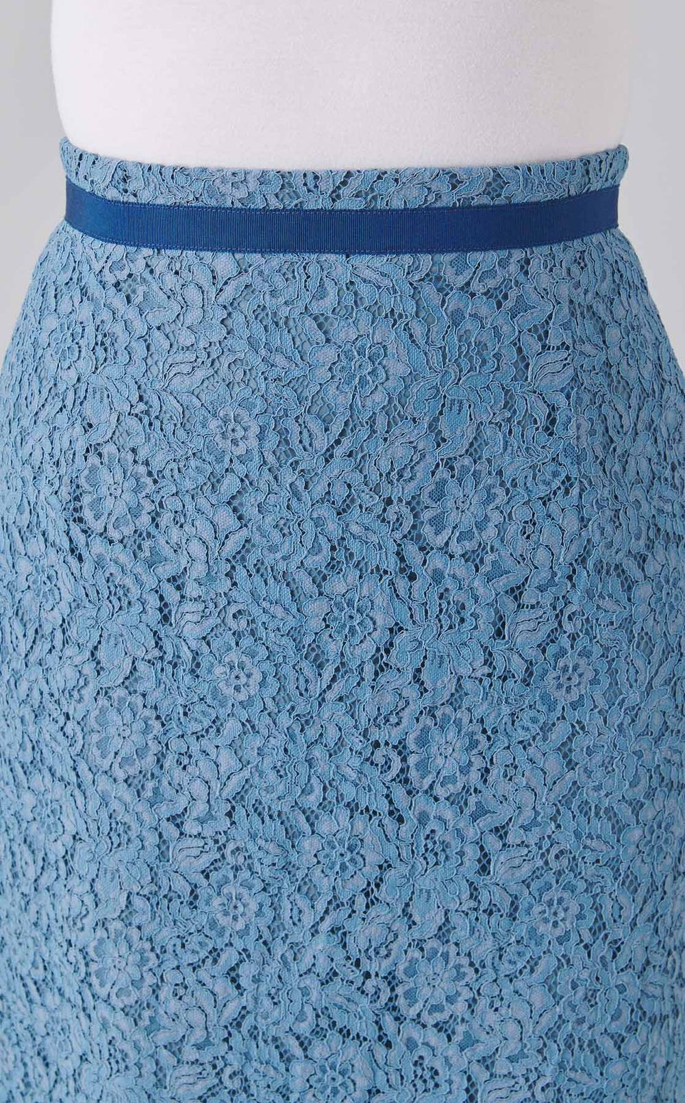 コードレースフレアスカート