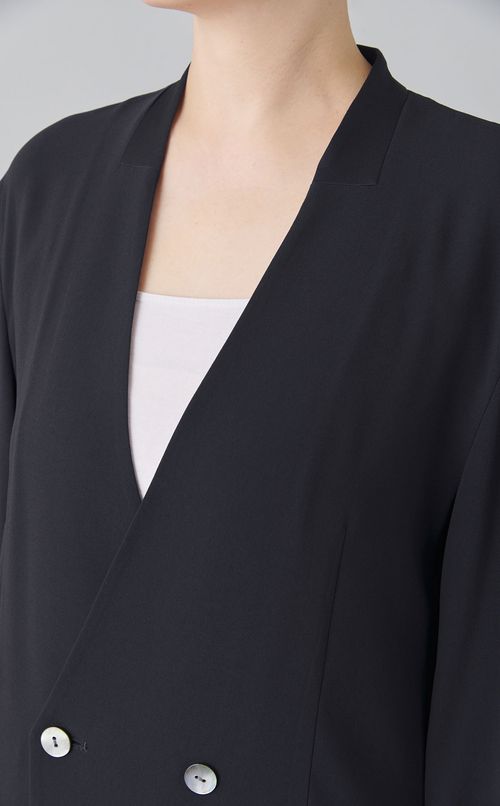 バックサテンノーカラージャケット