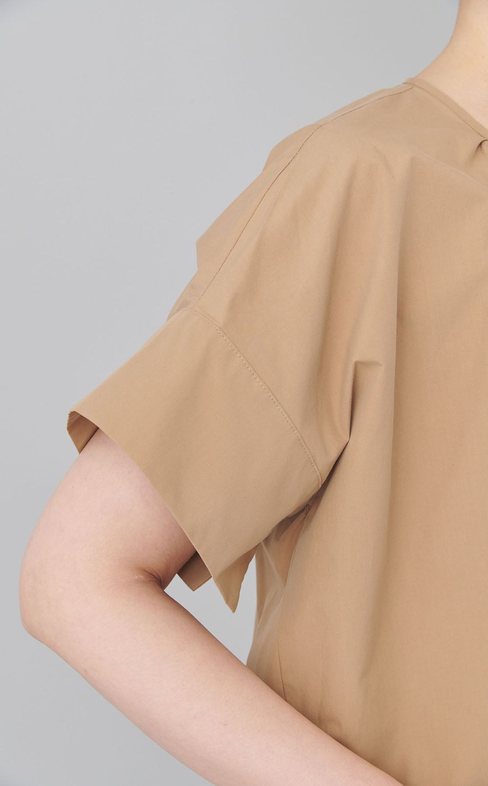 コットンポプリンハーフスリーブブラウス