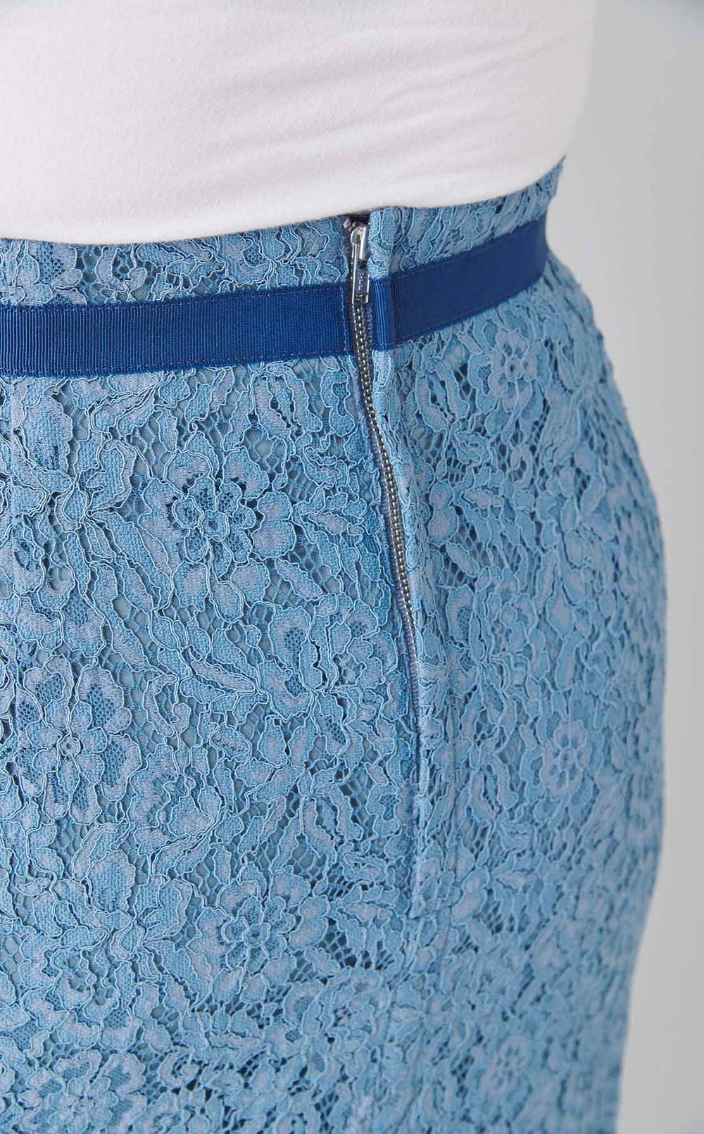 コードレースフレアスカート